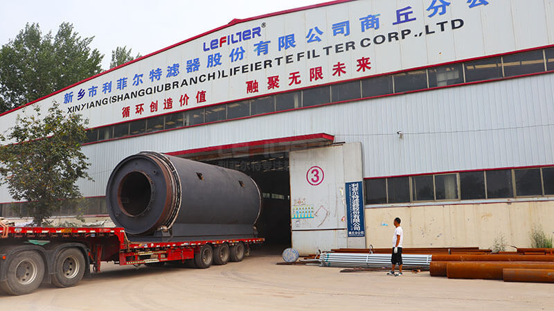 福建陳總訂購的4臺LES-2666輪胎煉油設(shè)備發(fā)車發(fā)出02 福建陳總訂購的4臺LES-2666輪胎煉油設(shè)備發(fā)車發(fā)出02